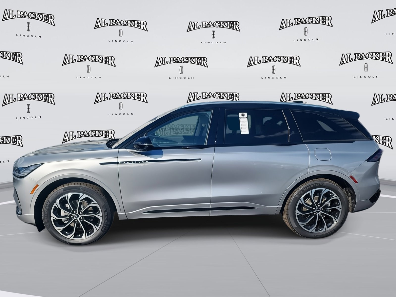 New 2026 Lincoln Nautilus Reserve image 2