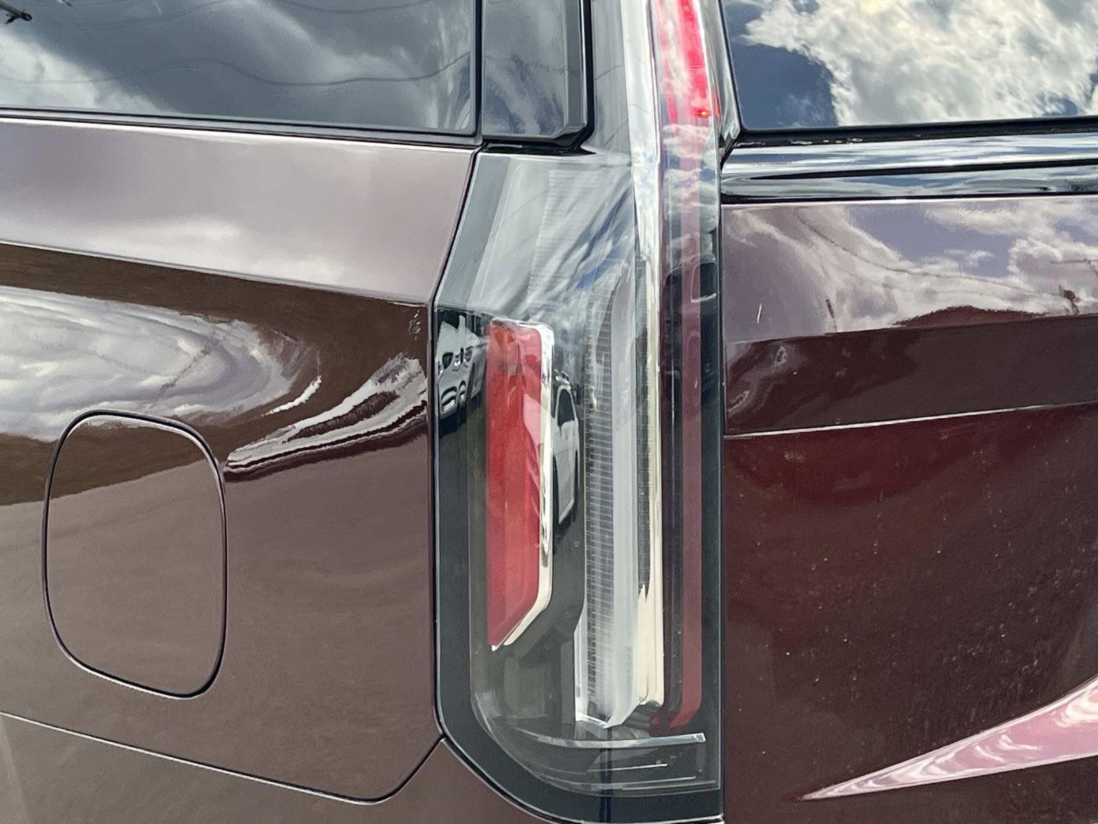 Used 2022 Cadillac Escalade ESV Sport Platinum image 9