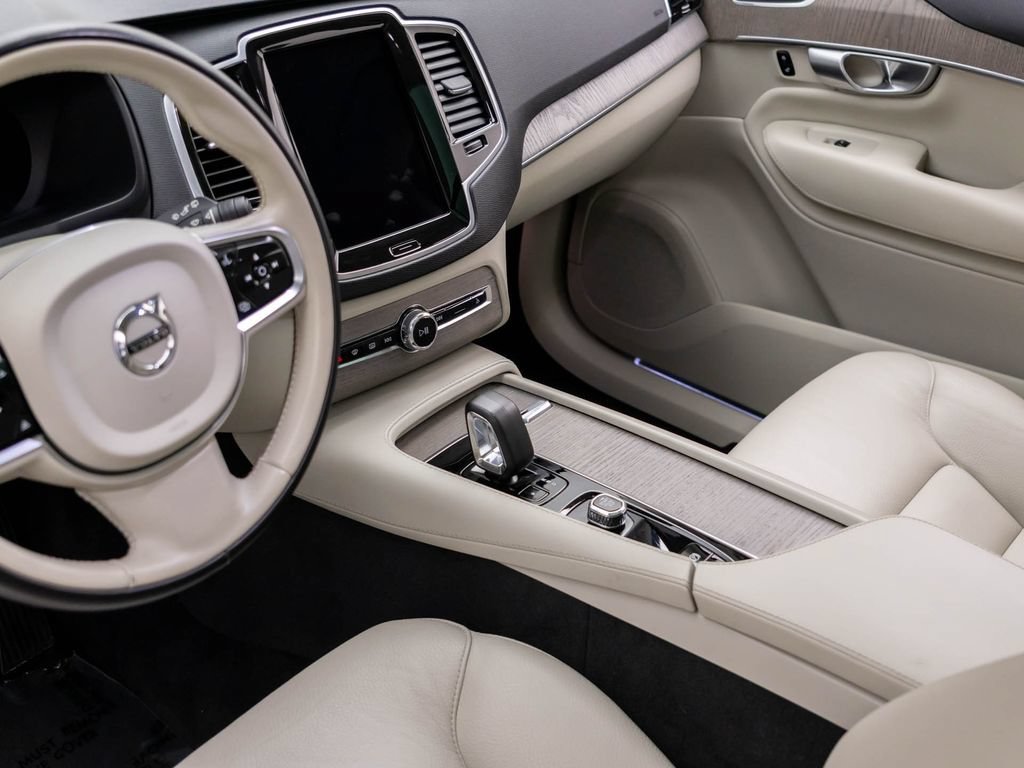 Used 2023 Volvo XC90 B6 Plus AWD/4WD image 13