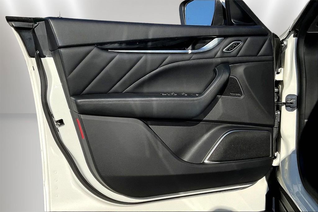 Used 2023 Maserati Levante GT image 20