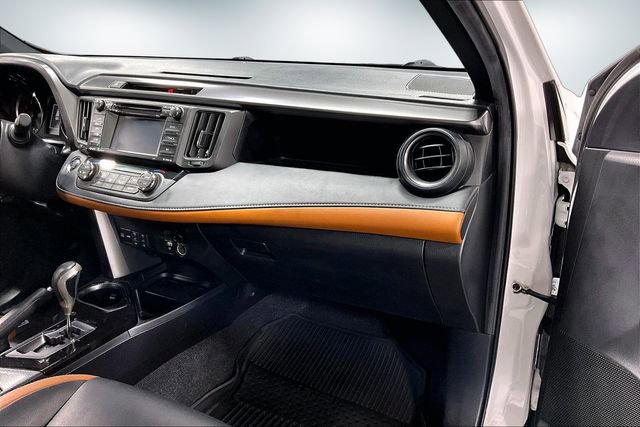 Used 2016 Toyota RAV4 SE image 26