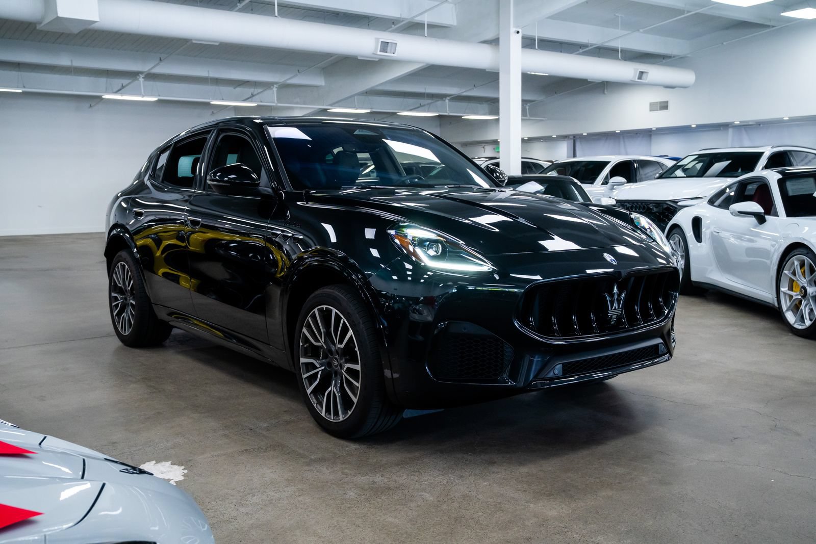 Used 2023 Maserati Grecale Modena AWD/4WD image 25
