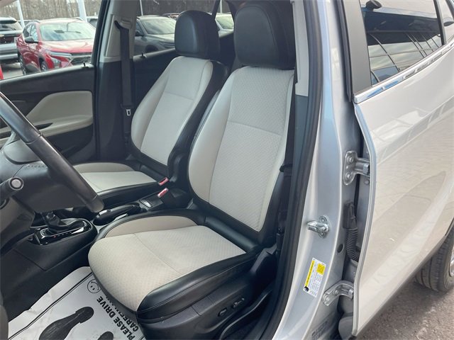 Used 2021 Buick Encore Preferred w/ Safety Package II image 19