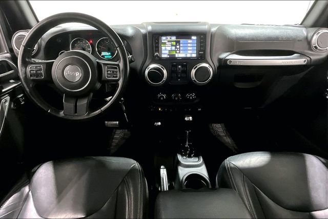 Used 2016 Jeep Wrangler Unlimited Rubicon w/ Connectivity Group image 7