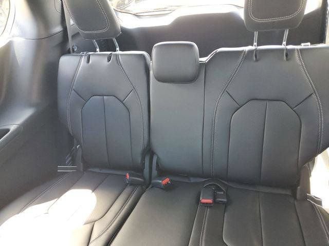 New 2026 Chrysler Pacifica Select w/ S Appearance Package FWD image 10