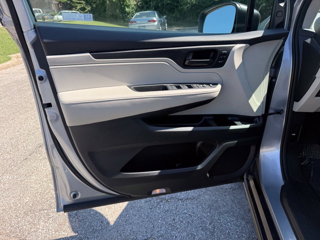 Used 2025 Honda Odyssey EX-L image 13