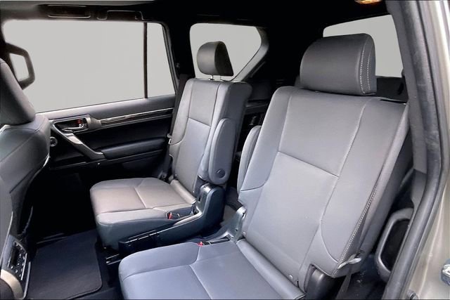 Used 2023 Lexus GX 460 Premium w/ Accessory Package image 16
