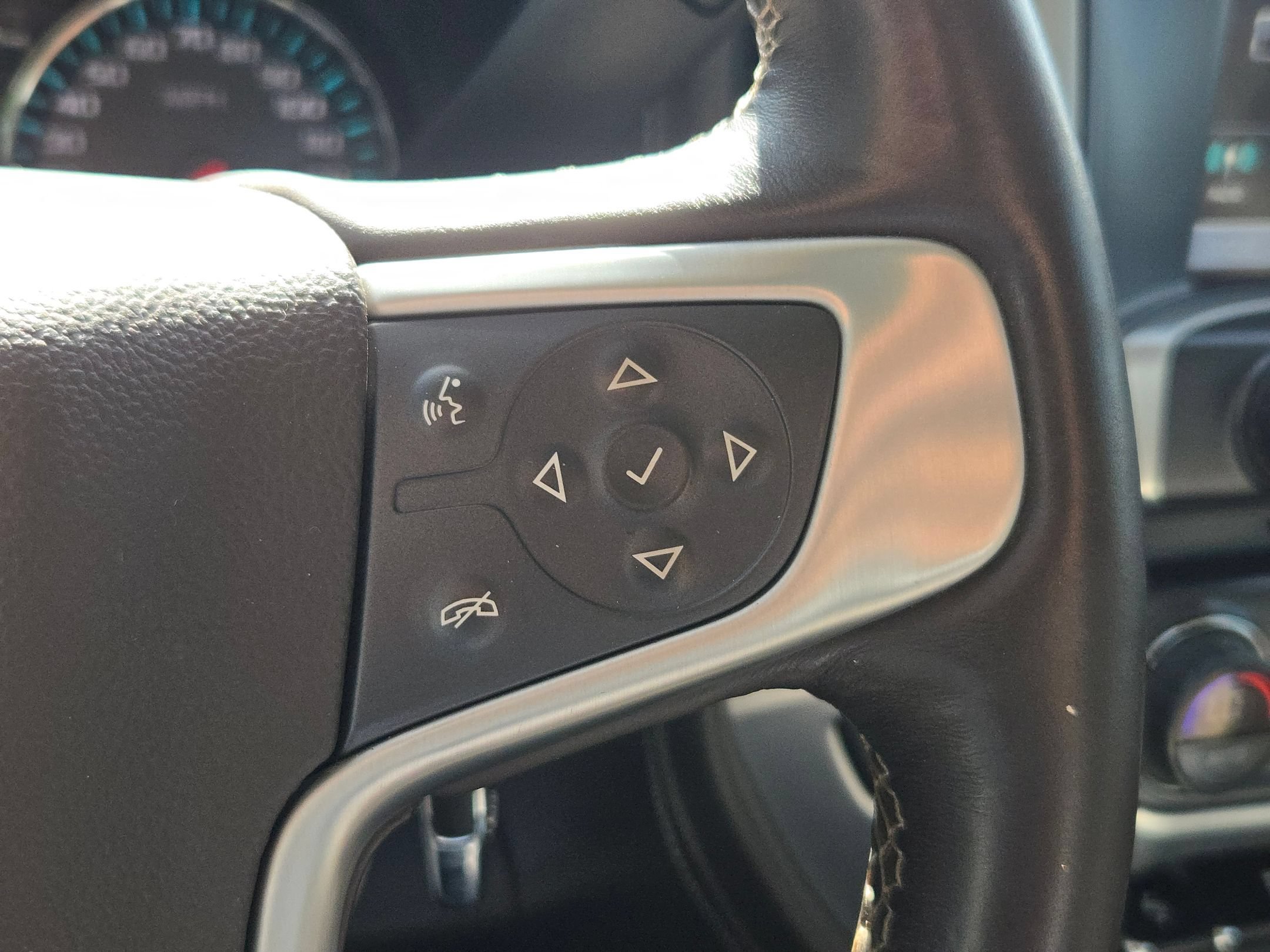 Used 2018 GMC Sierra 1500 SLT w/ Enhanced Driver Alert Package RWD image 20