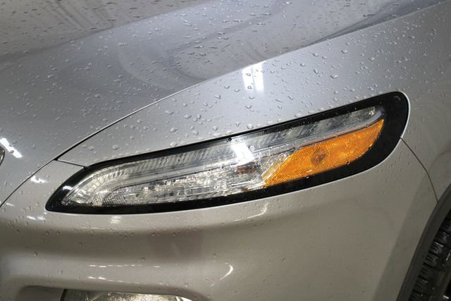 Used 2015 Jeep Cherokee Latitude FWD image 32