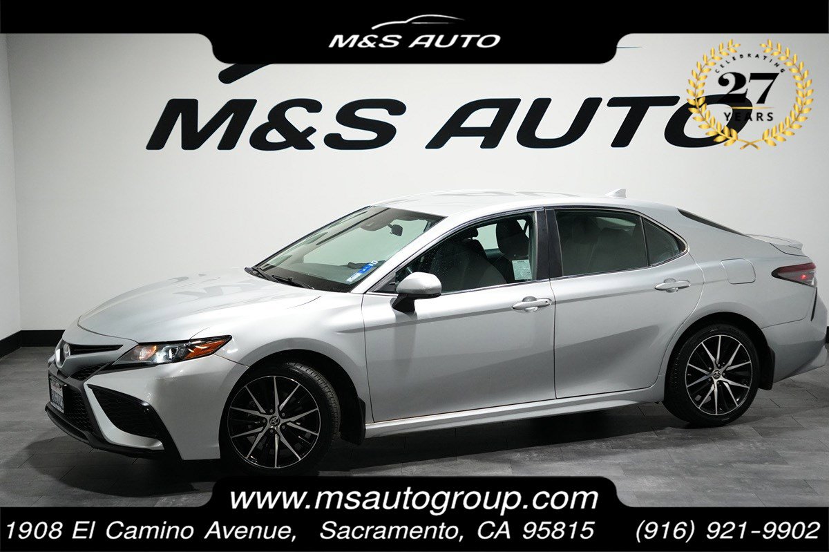 Used 2021 Toyota Camry SE w/ Carpet Mat Package (TMS)