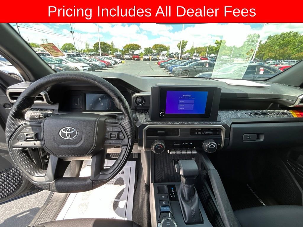 Used 2025 Toyota Tacoma SR5 AWD/4WD image 5