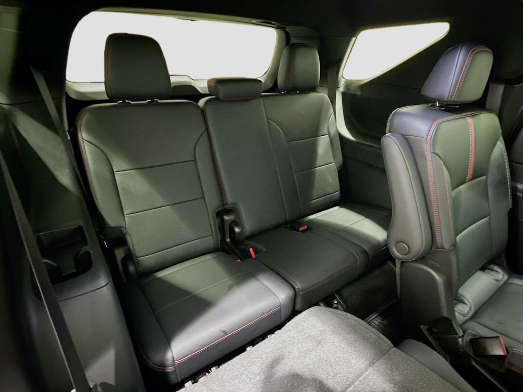 Used 2024 Chevrolet Traverse RS AWD/4WD image 29