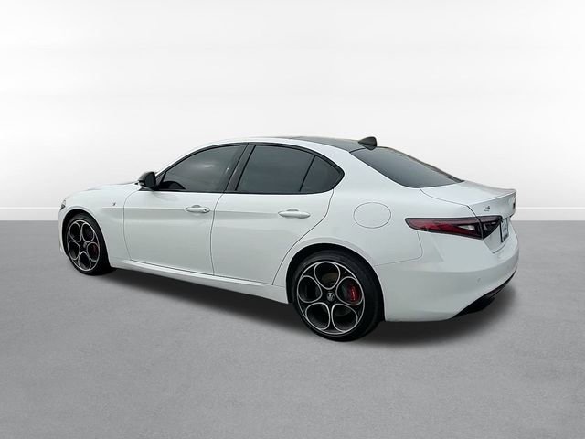Used 2024 Alfa Romeo Giulia Ti image 5