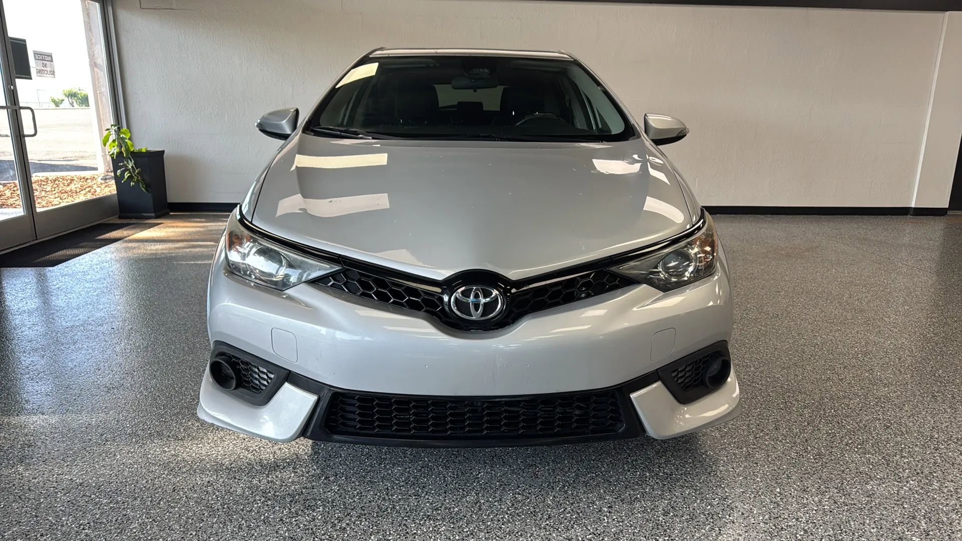 Used 2018 Toyota Corolla iM FWD image 2