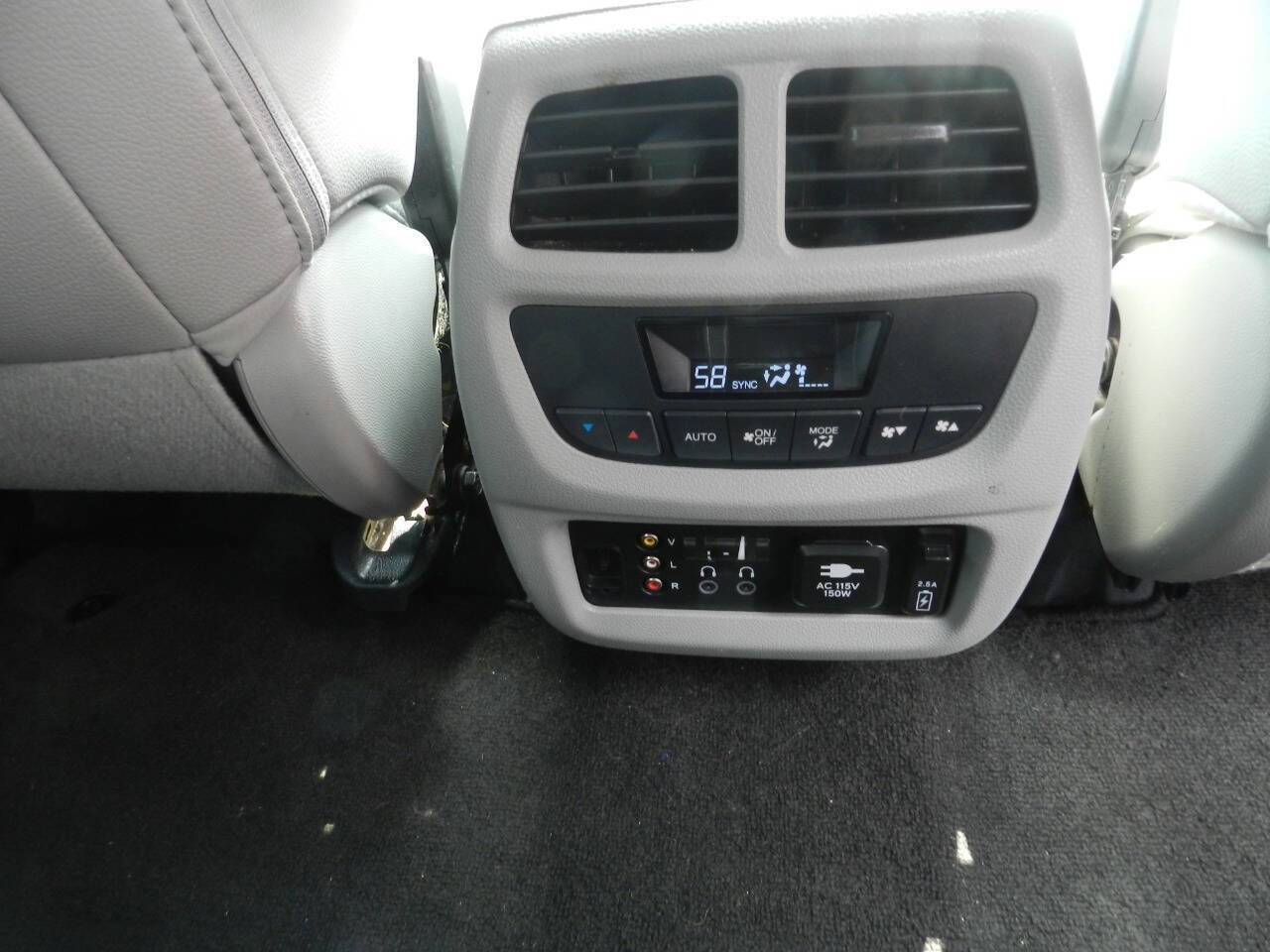 Used 2016 Honda Pilot Touring image 16