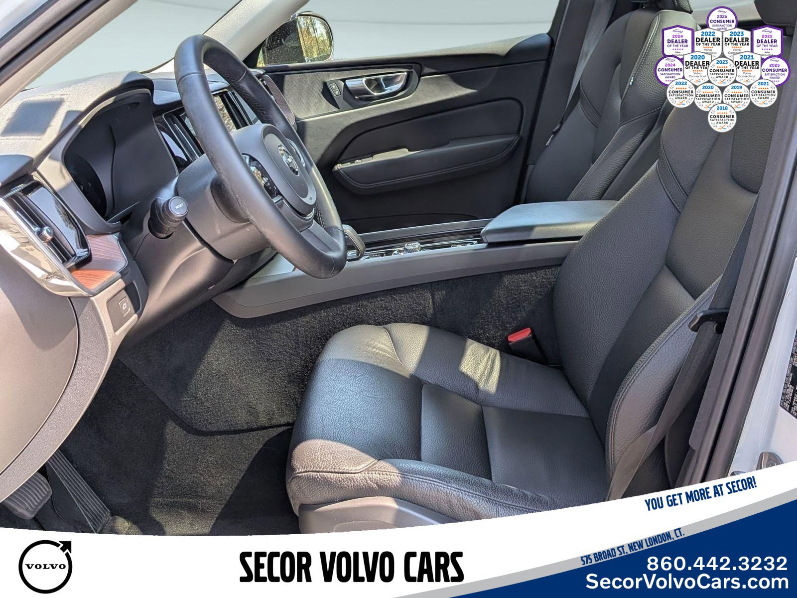 Certified 2024 Volvo XC60 B5 Plus w/ Protection Package Premier AWD/4WD image 14