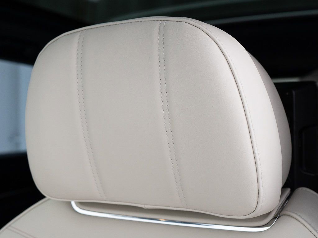 Certified 2025 Bentley Bentayga Extended Wheelbase image 17