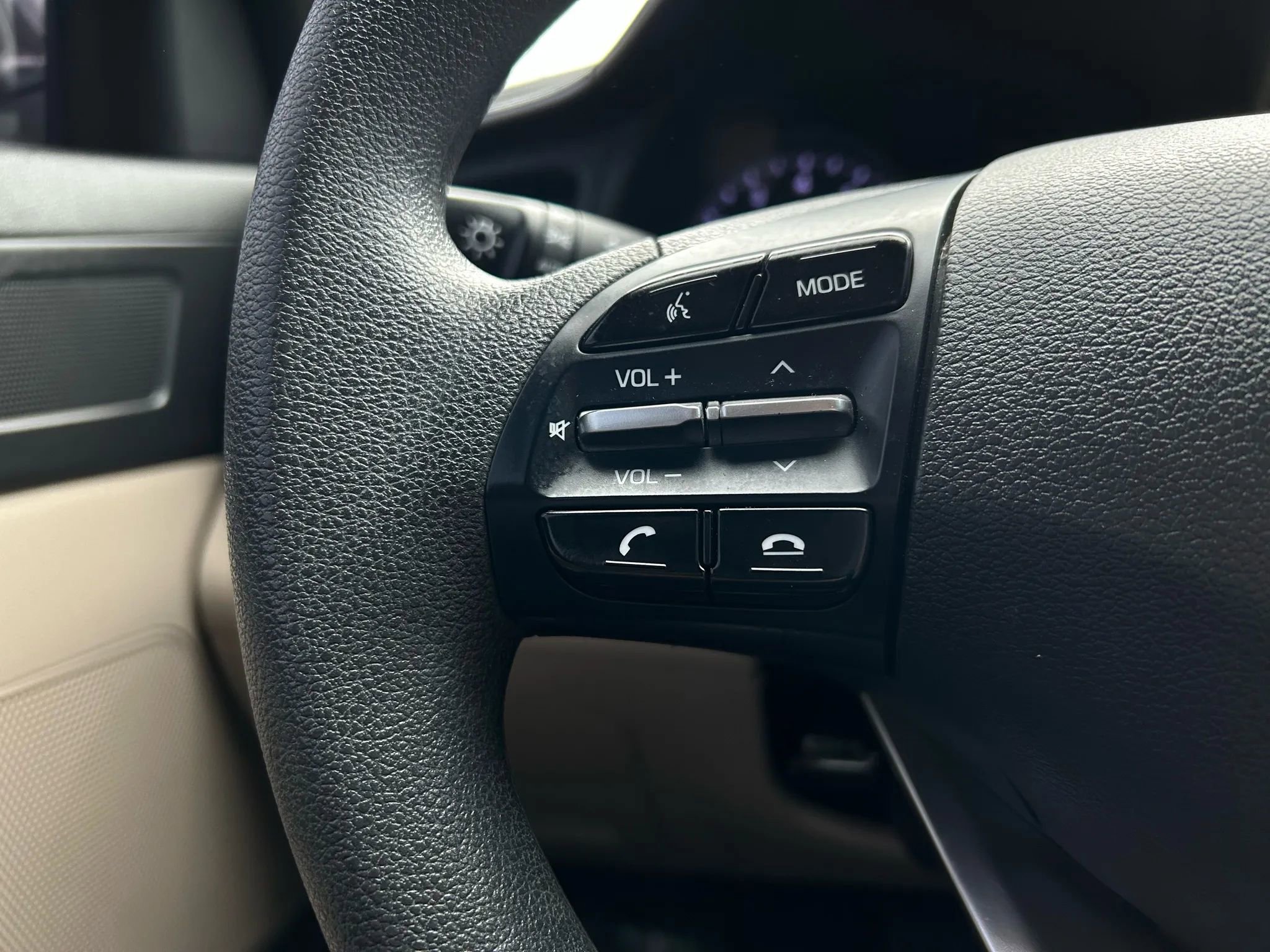 Used 2020 Hyundai Elantra SEL image 11