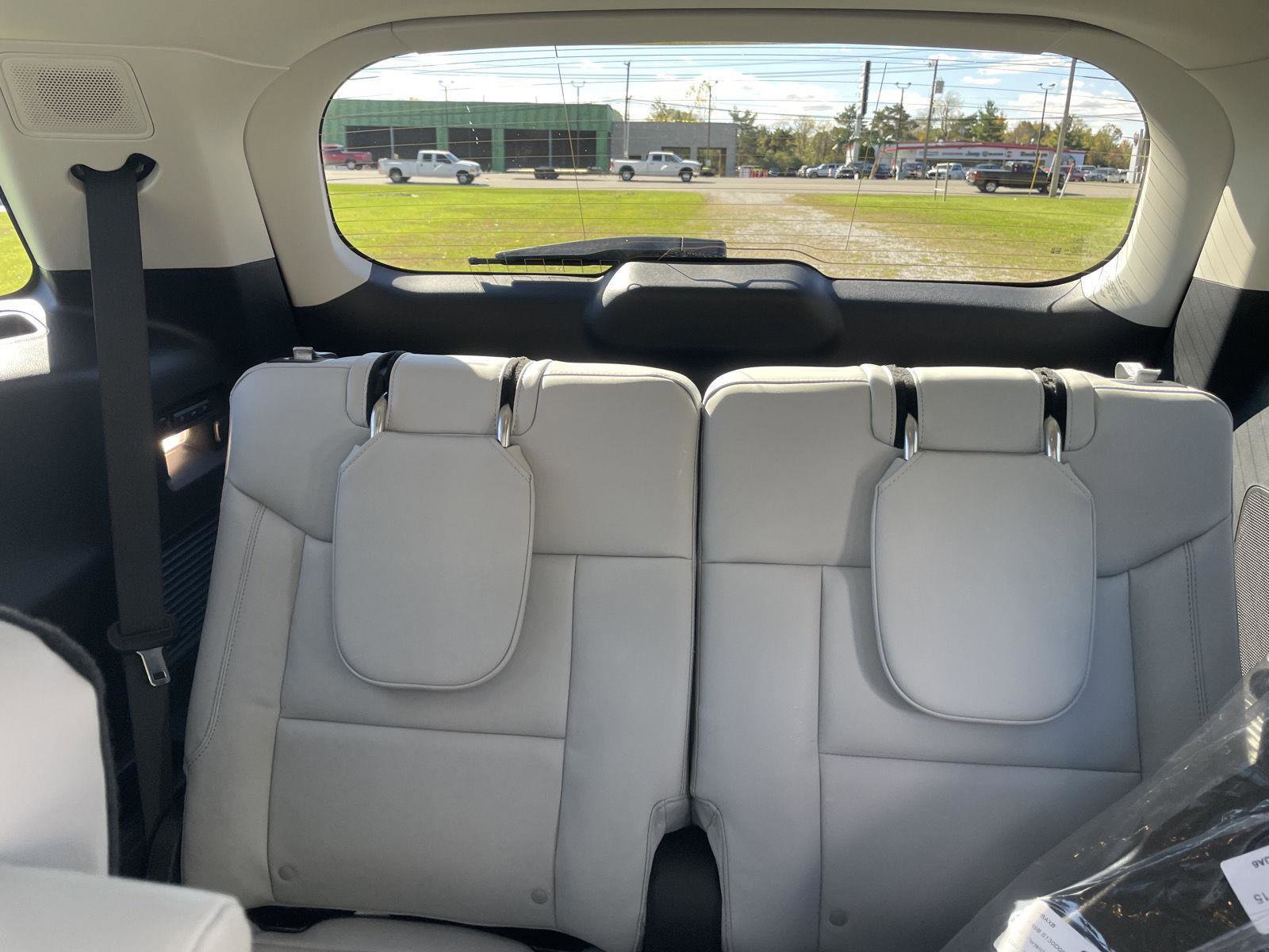 New 2025 Ford Explorer Platinum w/ Ultimate Package image 23