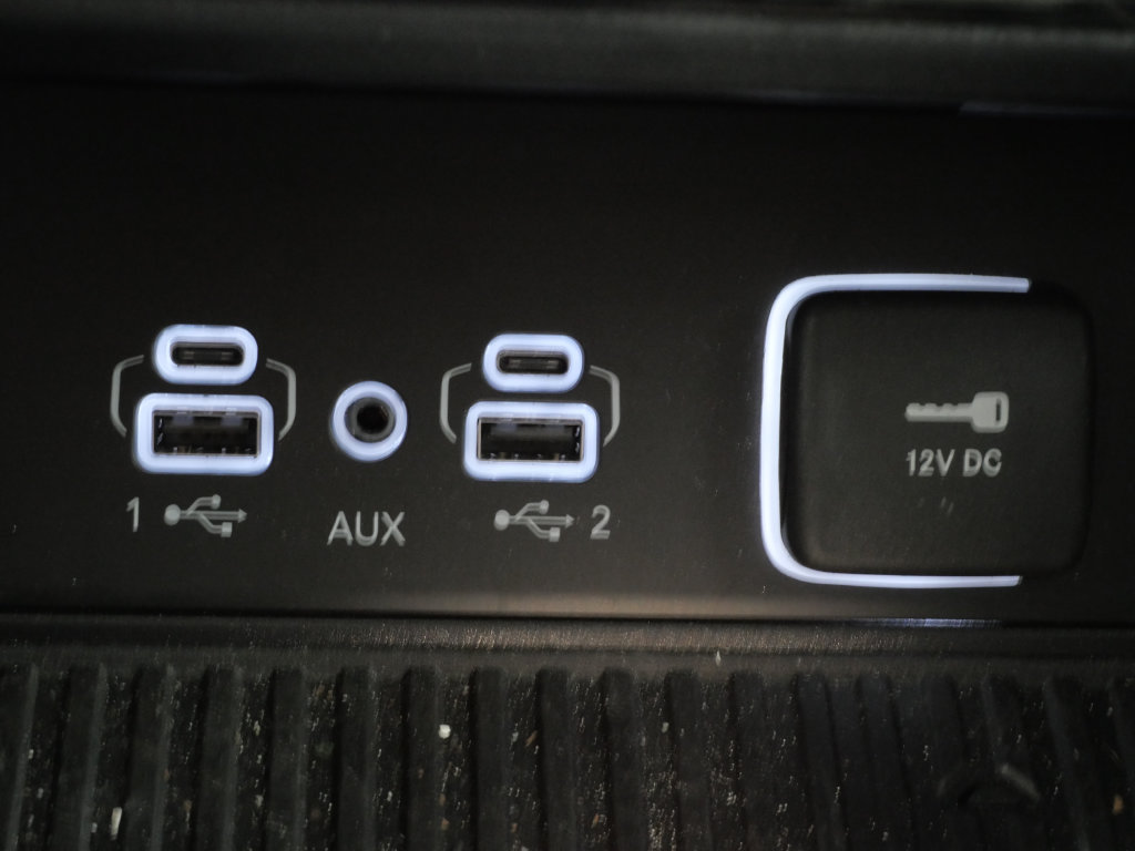 Used 2026 Jeep Grand Cherokee Altitude AWD/4WD image 21