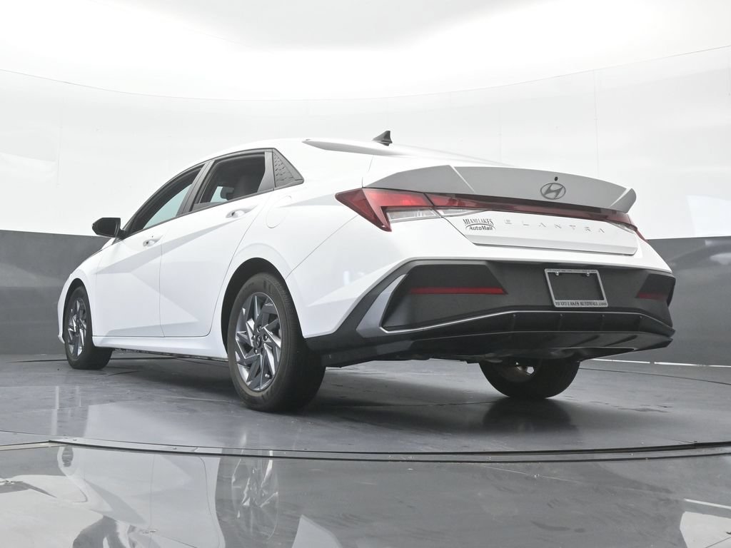 Used 2024 Hyundai Elantra SEL FWD image 58