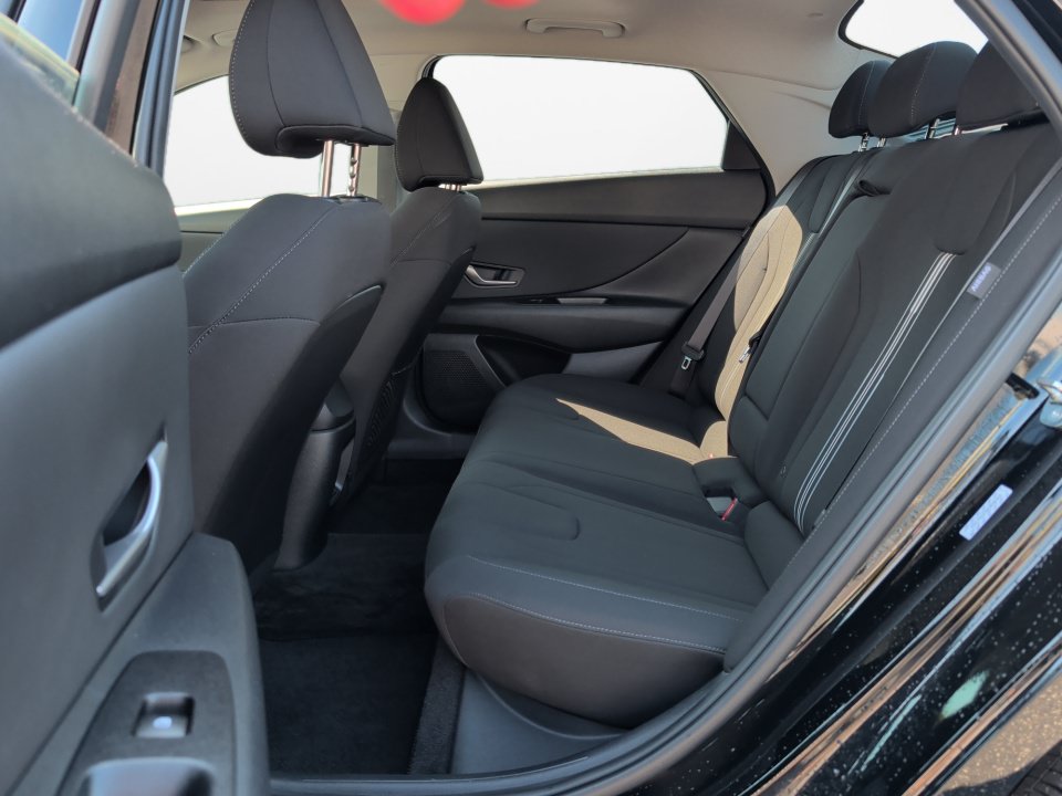 Certified 2024 Hyundai Elantra SEL w/ Convenience Package FWD image 13