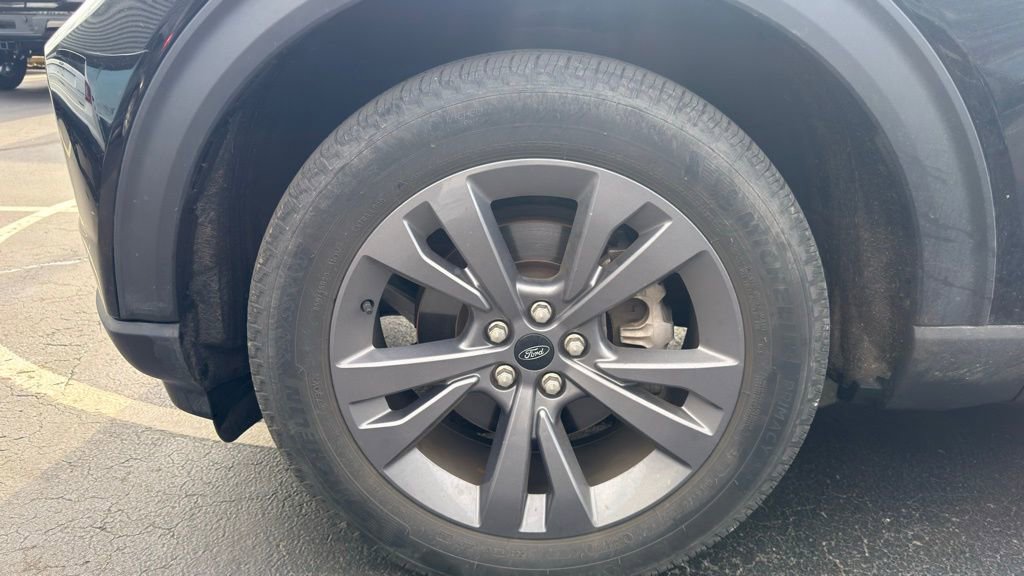 Used 2023 Ford Explorer XLT w/ Equipment Group 202A image 8