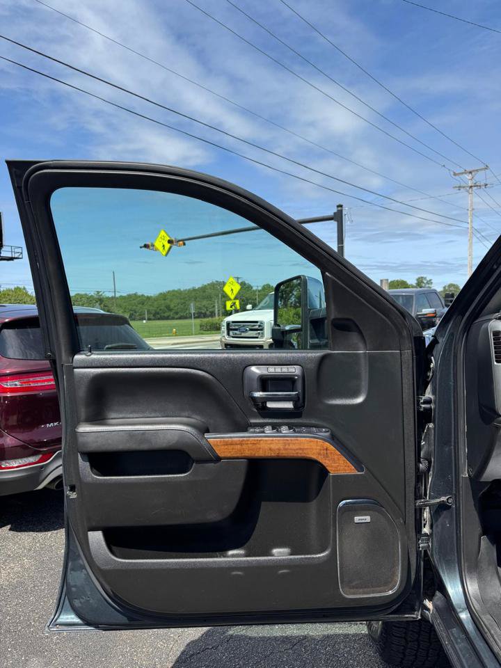 Used 2018 Chevrolet Silverado 3500 High Country w/ Duramax Plus Package AWD/4WD image 14