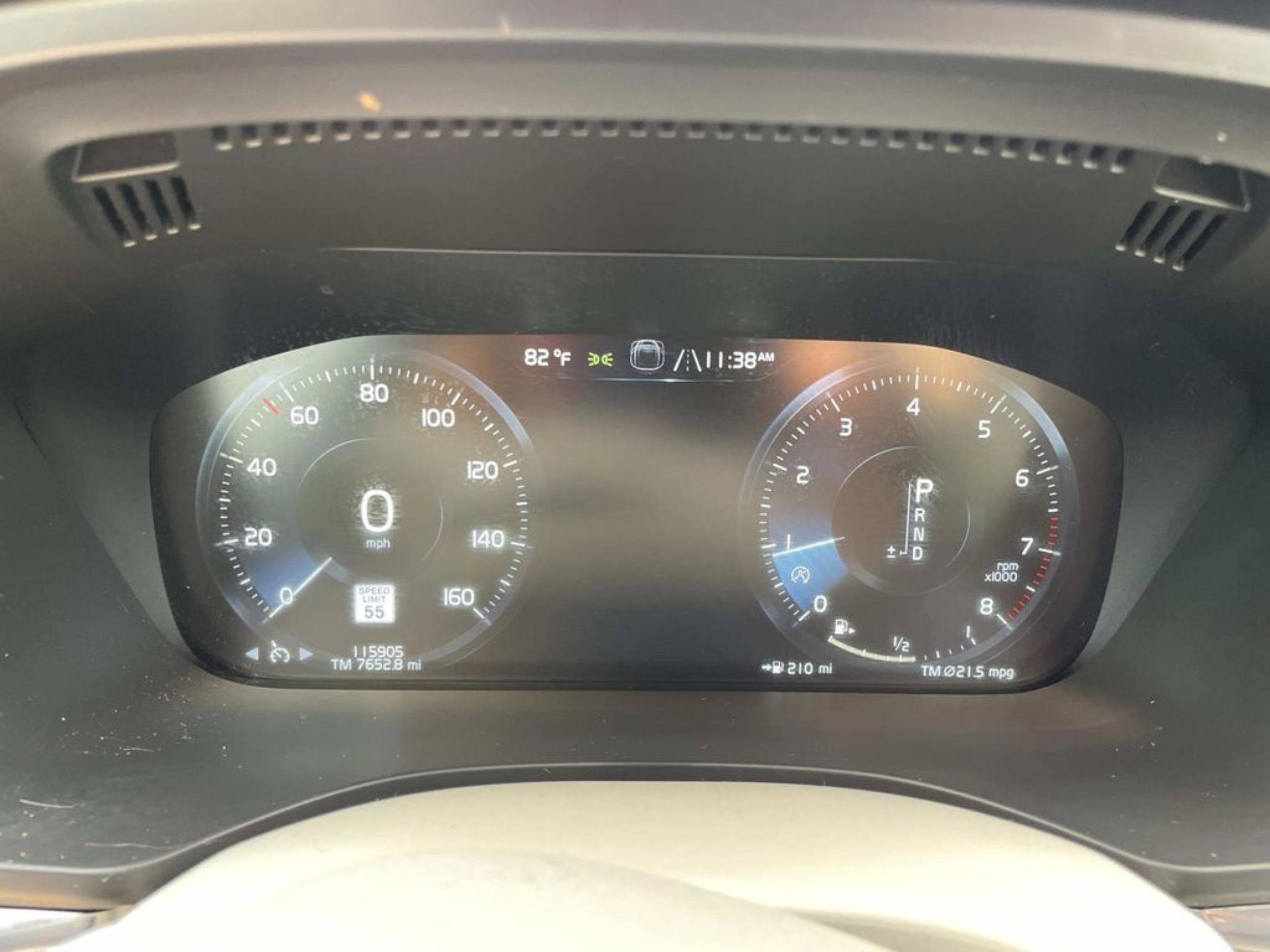 Used 2018 Volvo XC60 T6 Momentum w/ Vision Package AWD/4WD image 30