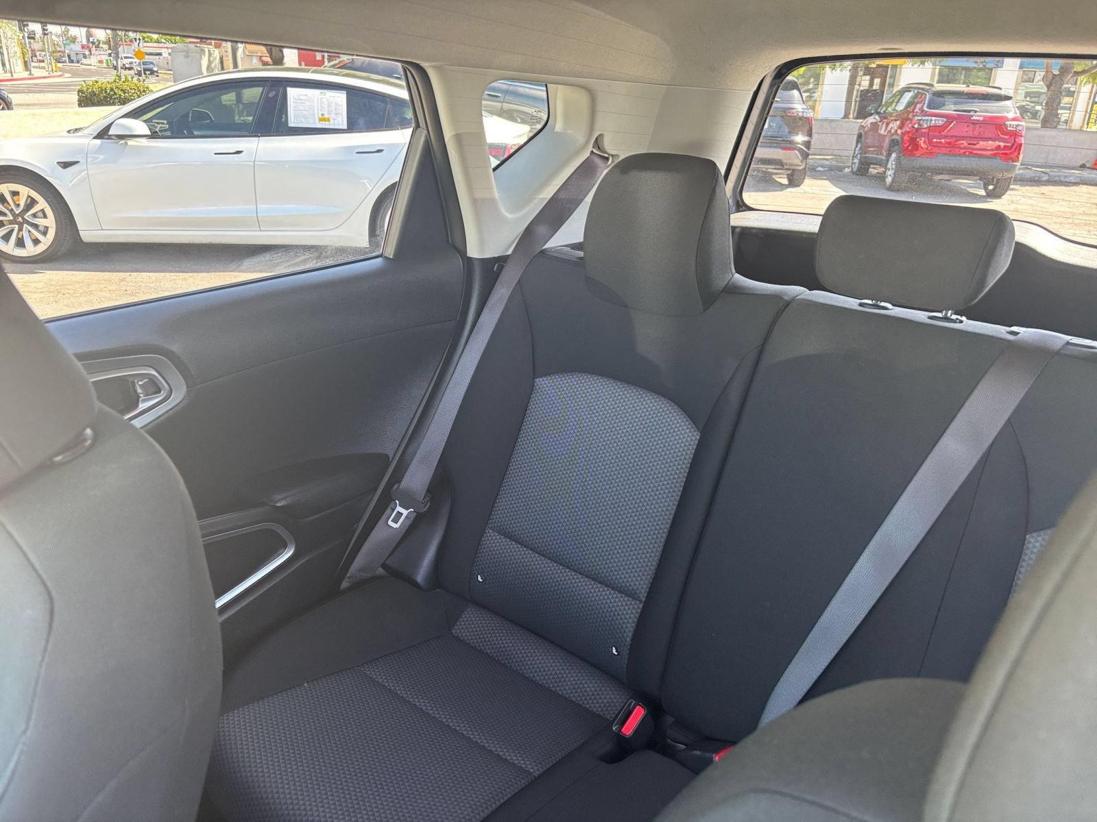 Used 2025 Kia Soul LX w/ LX Technology Package FWD image 38