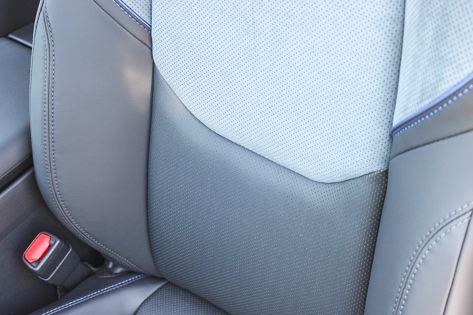 New 2026 Toyota RAV4 XSE AWD/4WD image 25