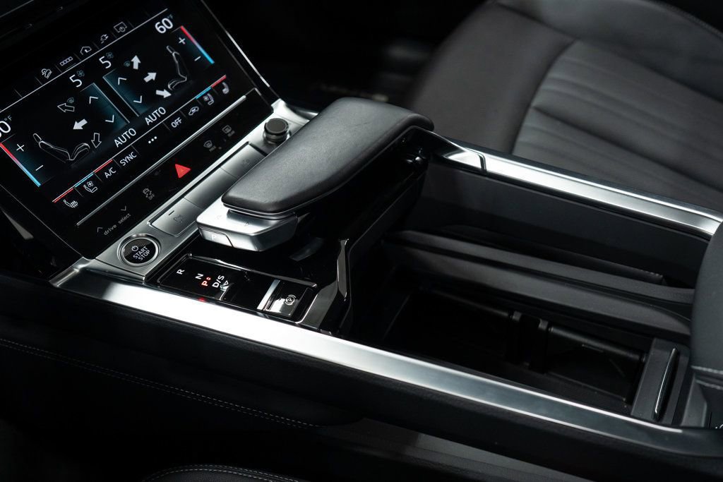 Used 2021 Audi e-tron Premium Plus w/ Premium Plus Package image 20