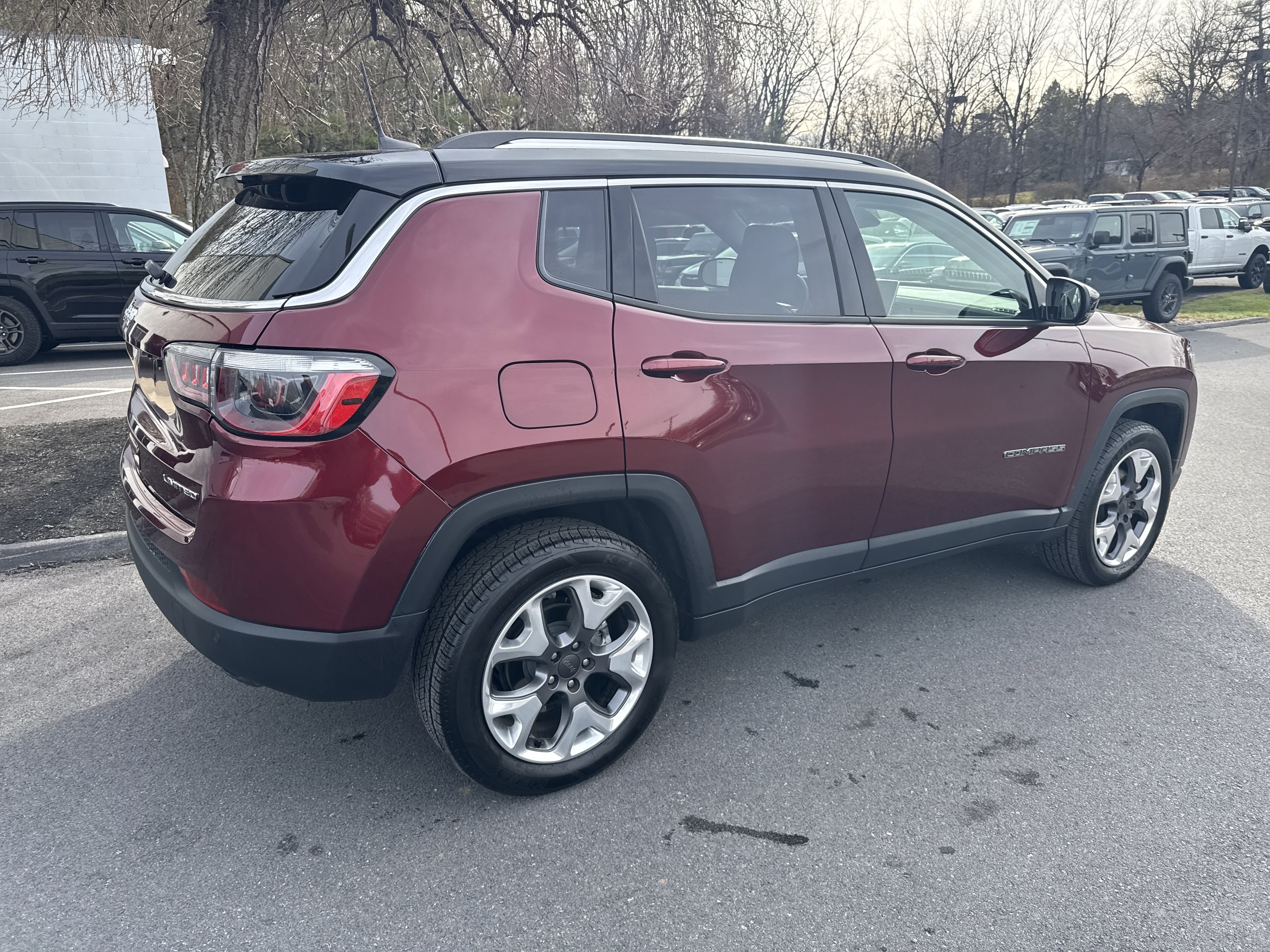 Used 2022 Jeep Compass Limited w/ Sun and Sound Group image 3