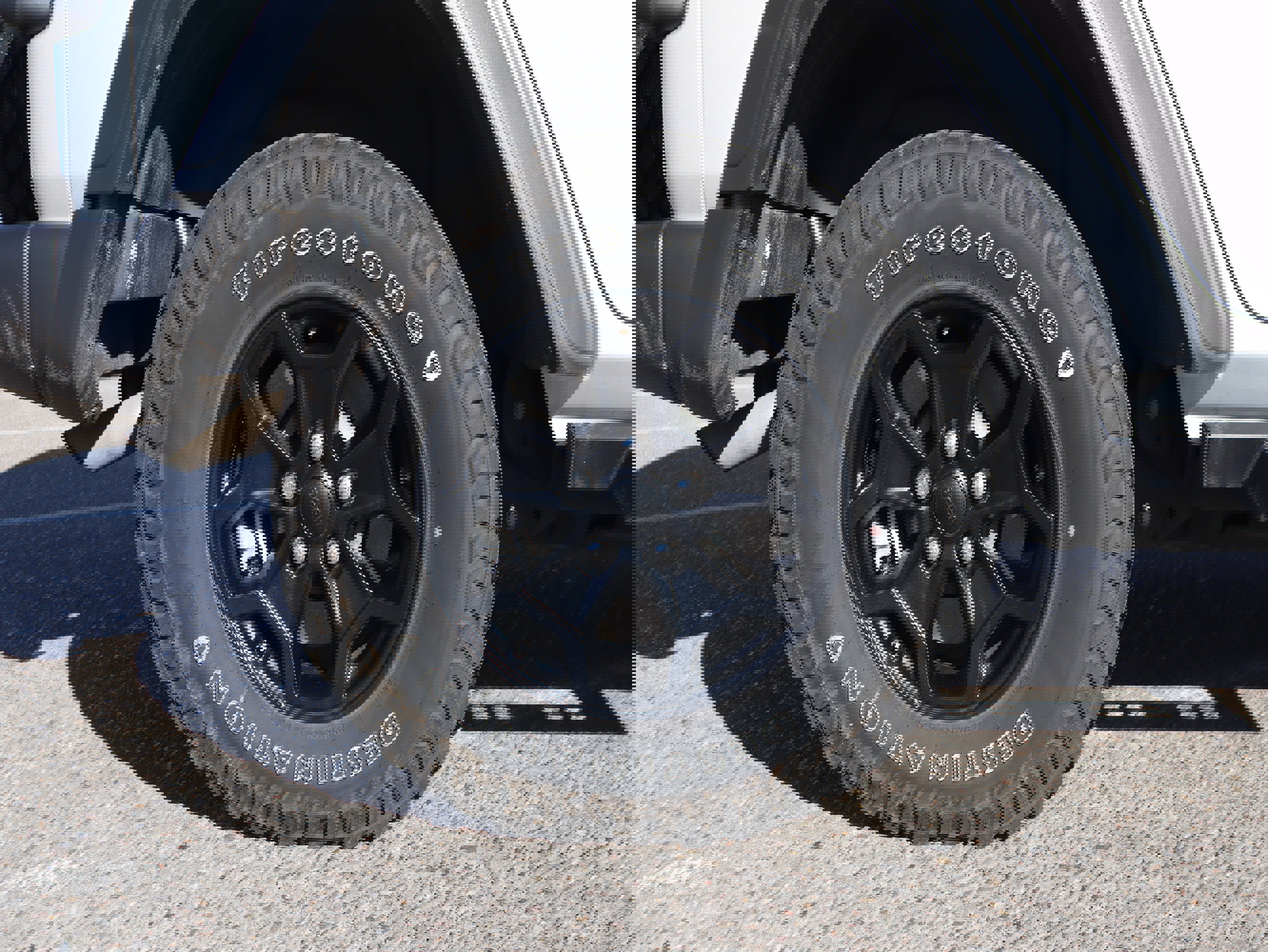 Used 2023 Jeep Wrangler Unlimited w/ Sun & Screen Package image 12