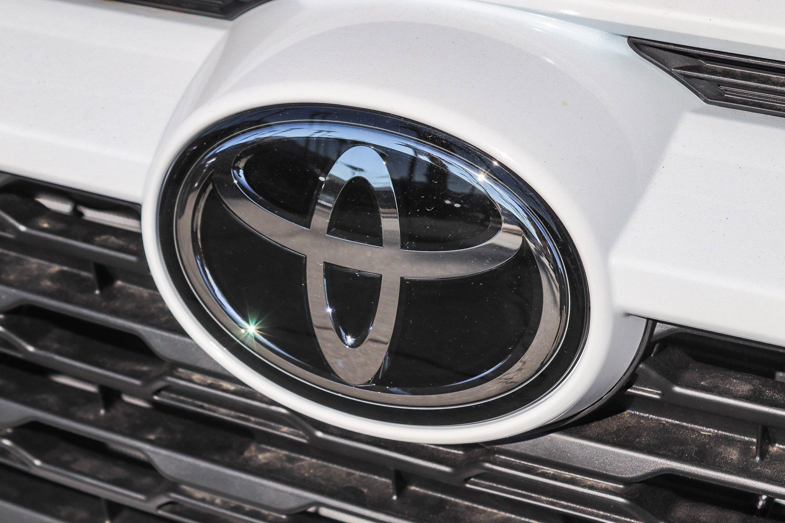 New 2025 Toyota RAV4 LE image 10