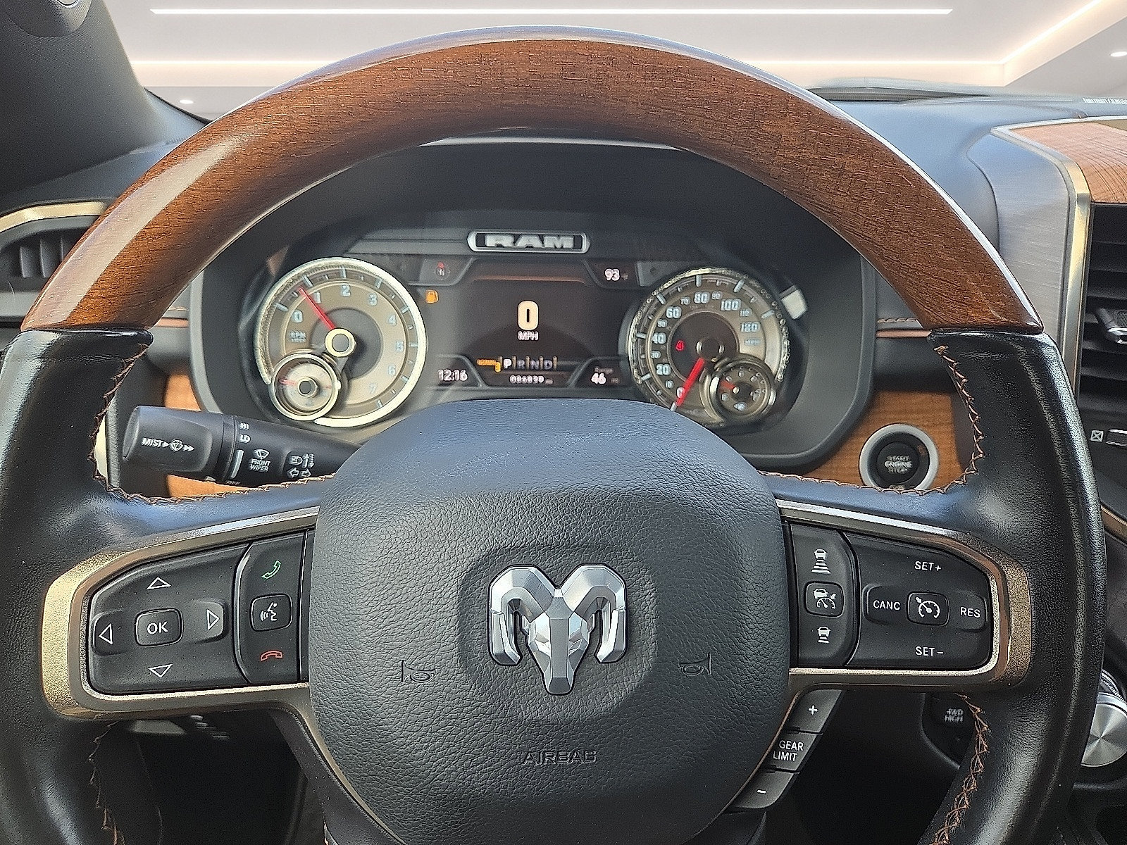 Used 2022 RAM 1500 Limited AWD/4WD image 4