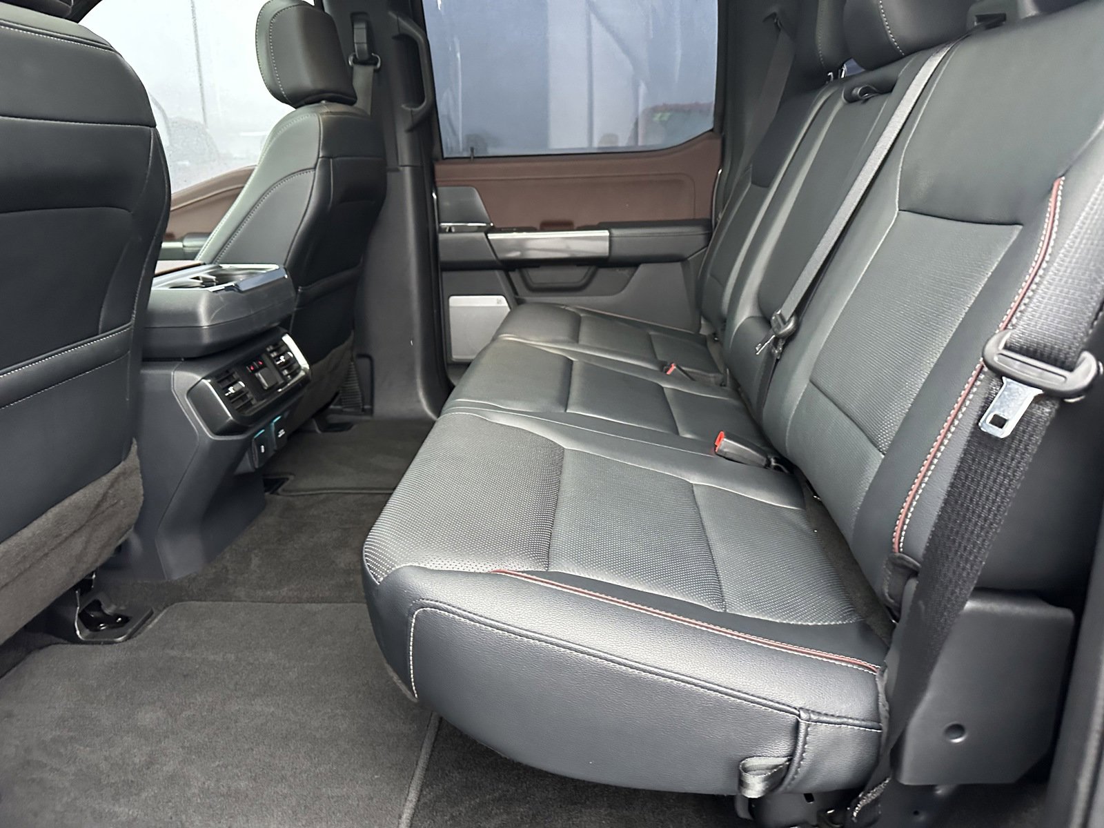 Used 2023 Ford F150 Lariat w/ Equipment Group 502A High image 8