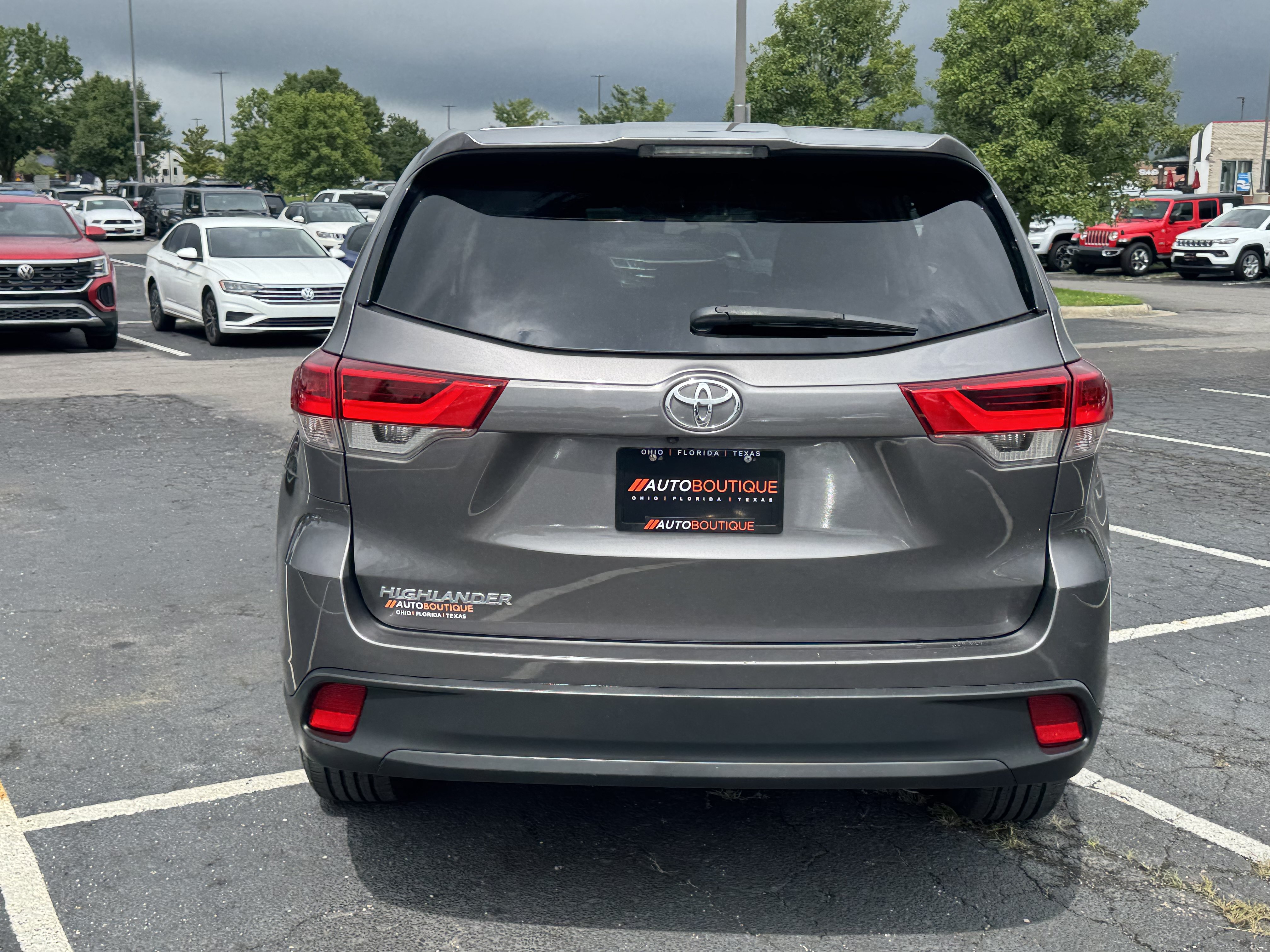 Used 2018 Toyota Highlander LE FWD image 11