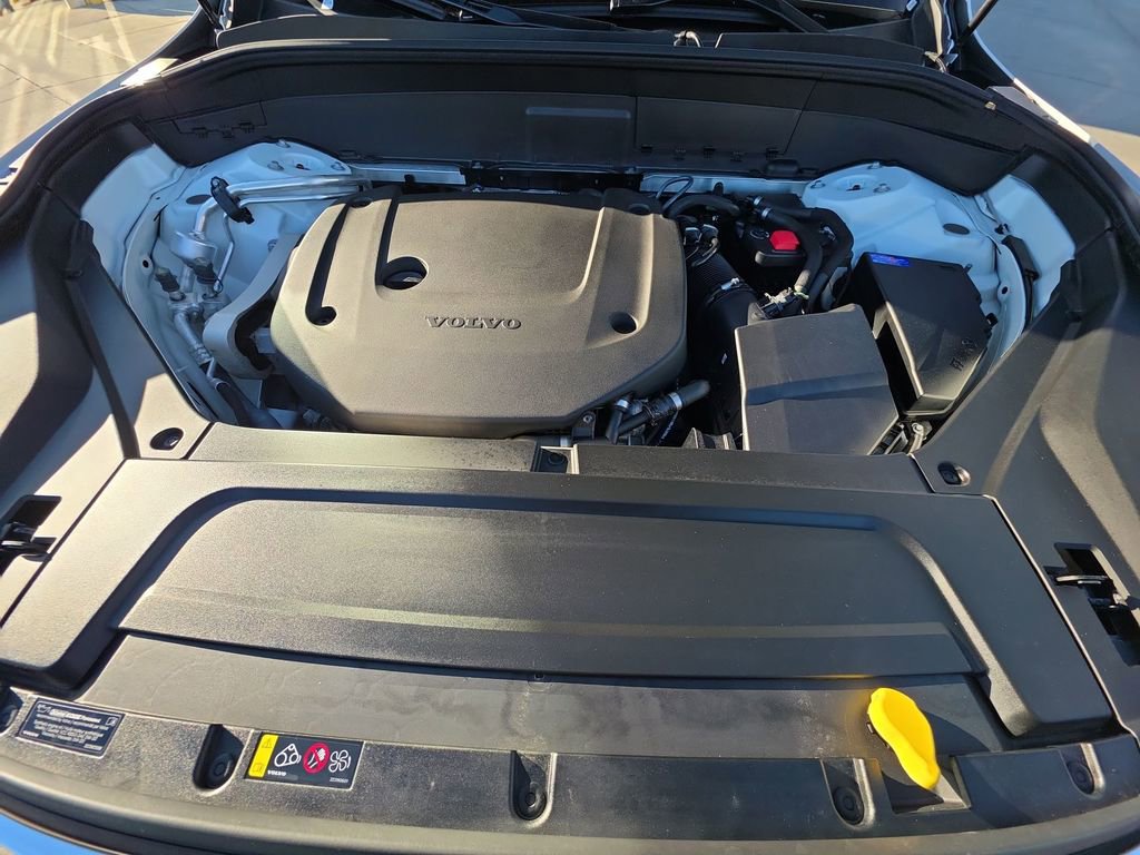 Certified 2025 Volvo XC90 B6 Plus image 43