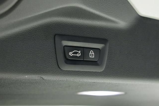 Used 2022 BMW X5 xDrive40i w/ M Sport Package AWD/4WD image 37