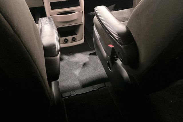Used 2017 Dodge Grand Caravan SE w/ UConnect Hands-Free Group image 10