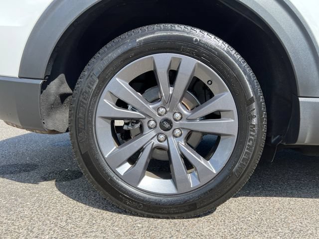 Certified 2024 Ford Explorer XLT w/ Equipment Group 202A AWD/4WD image 14