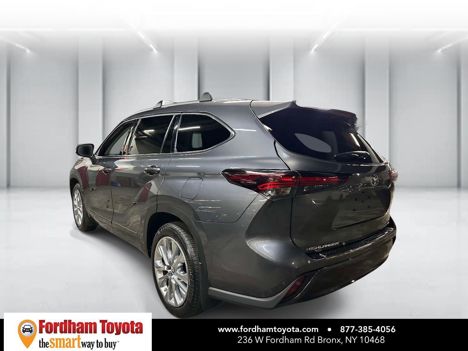 Used 2024 Toyota Highlander Limited image 5