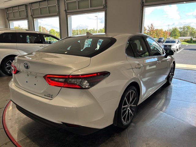 Used 2021 Toyota Camry XLE w/ Navigation Upgrade Package FWD image 7