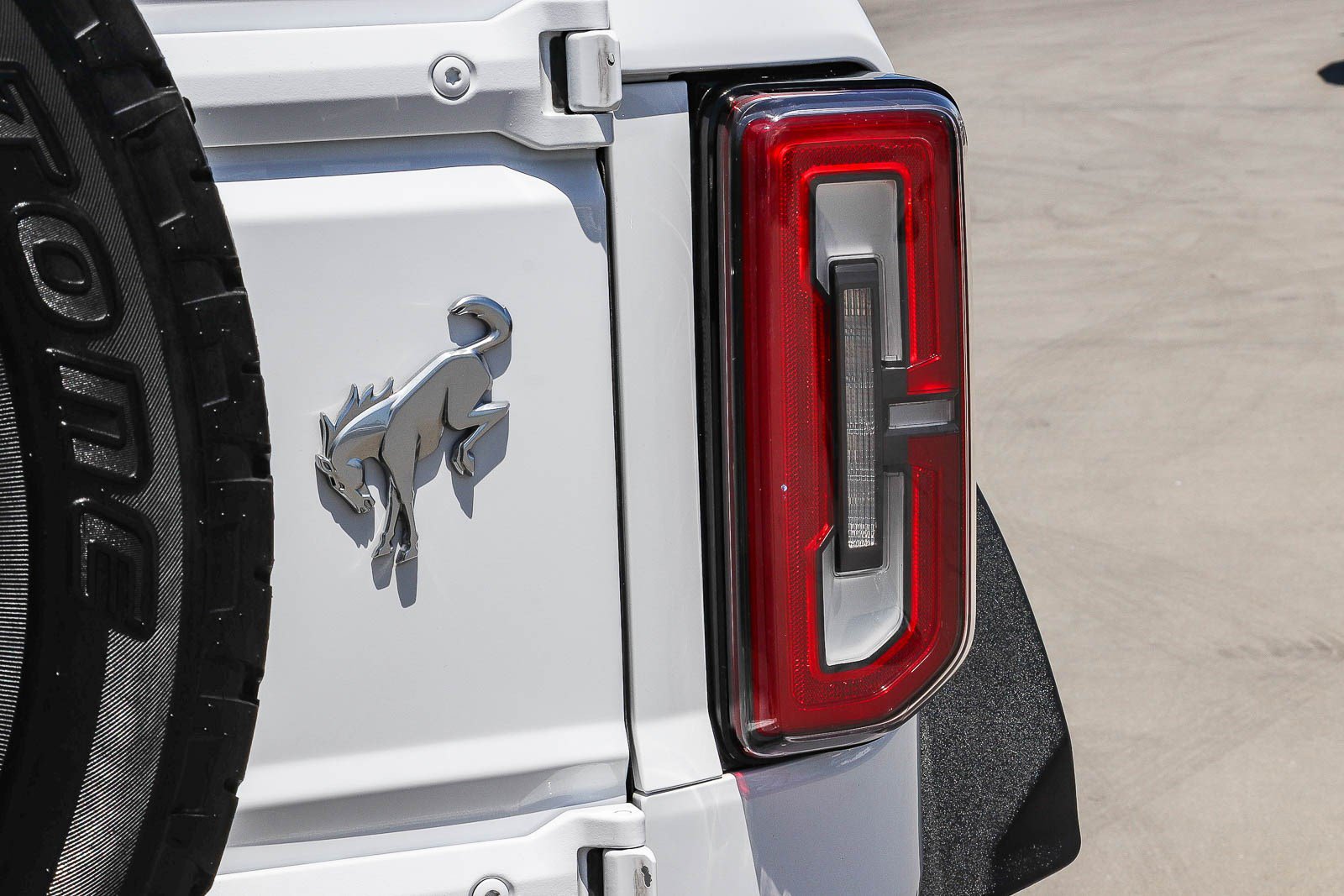 Used 2022 Ford Bronco Outer Banks w/ Sasquatch Package AWD/4WD image 9