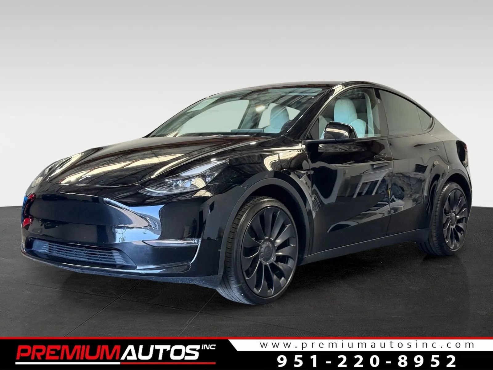 Used 2023 Tesla Model Y Long Range image 1