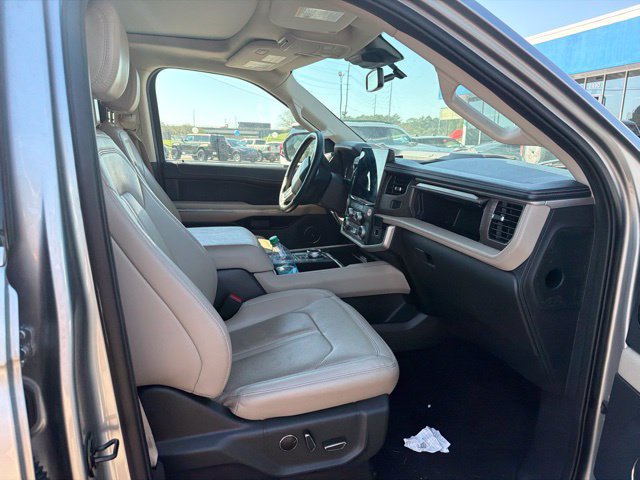 Used 2024 Ford Expedition Limited RWD image 31