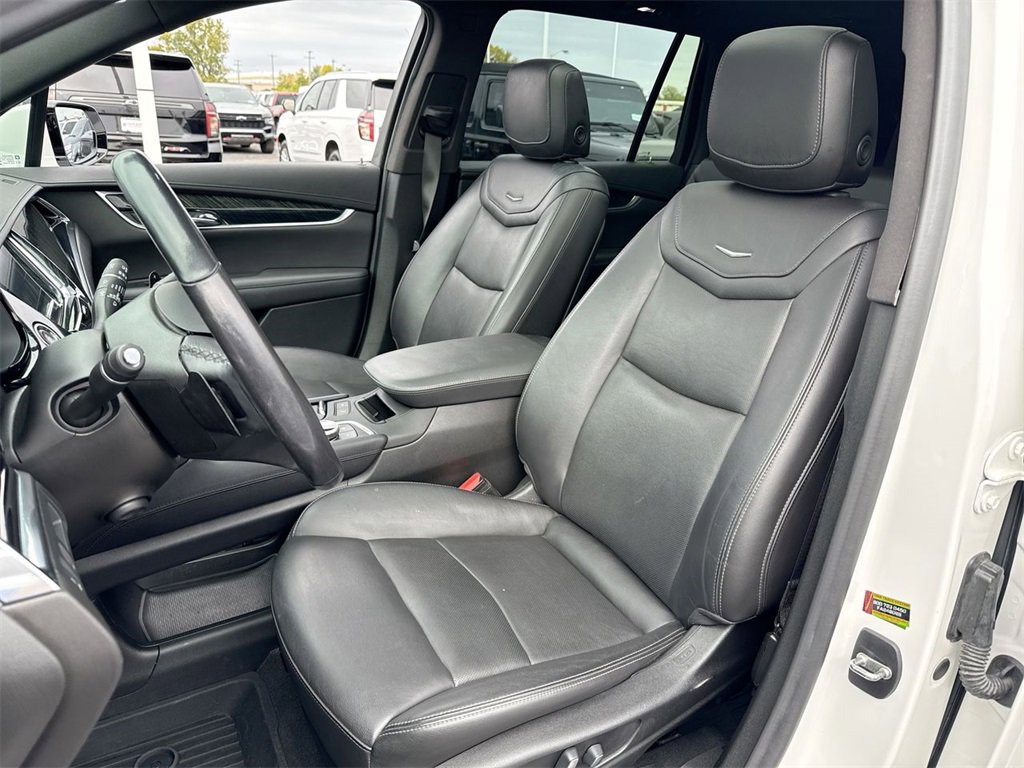 Used 2021 Cadillac XT6 Premium Luxury image 11