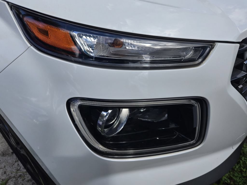 Used 2021 Hyundai Venue SEL w/ Premium Package FWD image 11