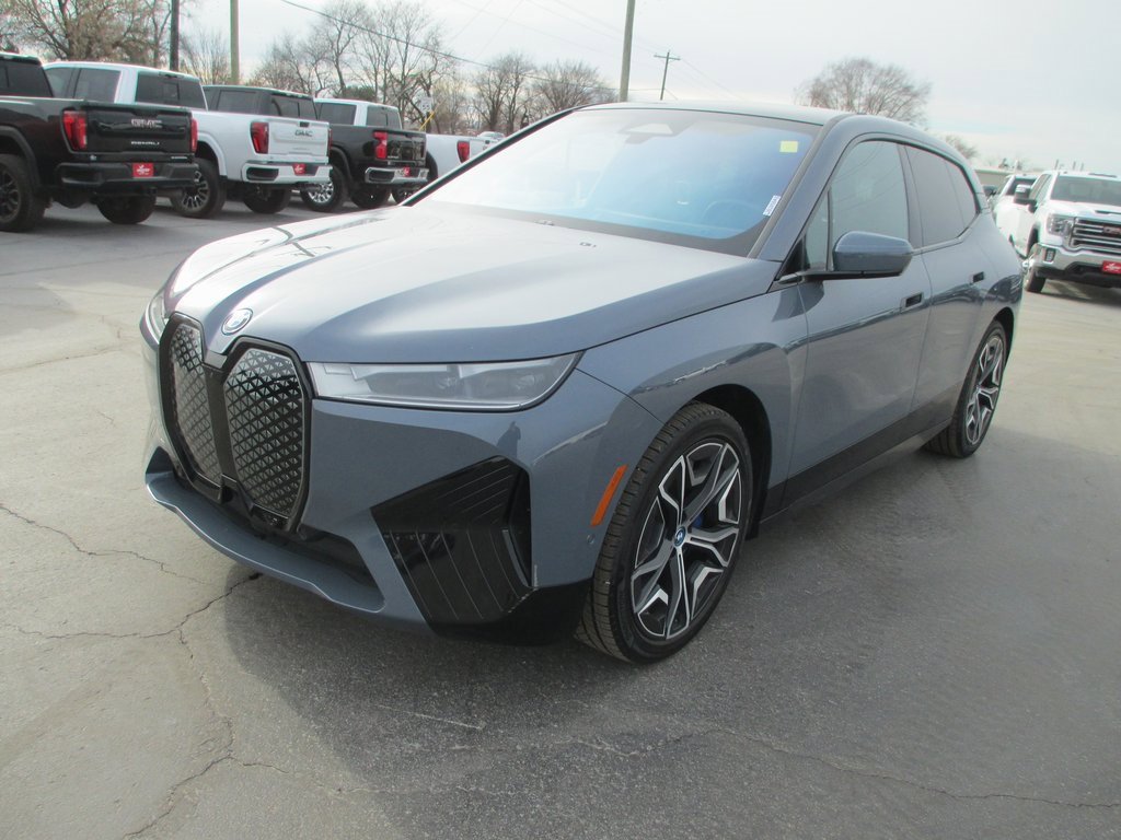 Used 2022 BMW iX xDrive50 w/ Premium Package image 10